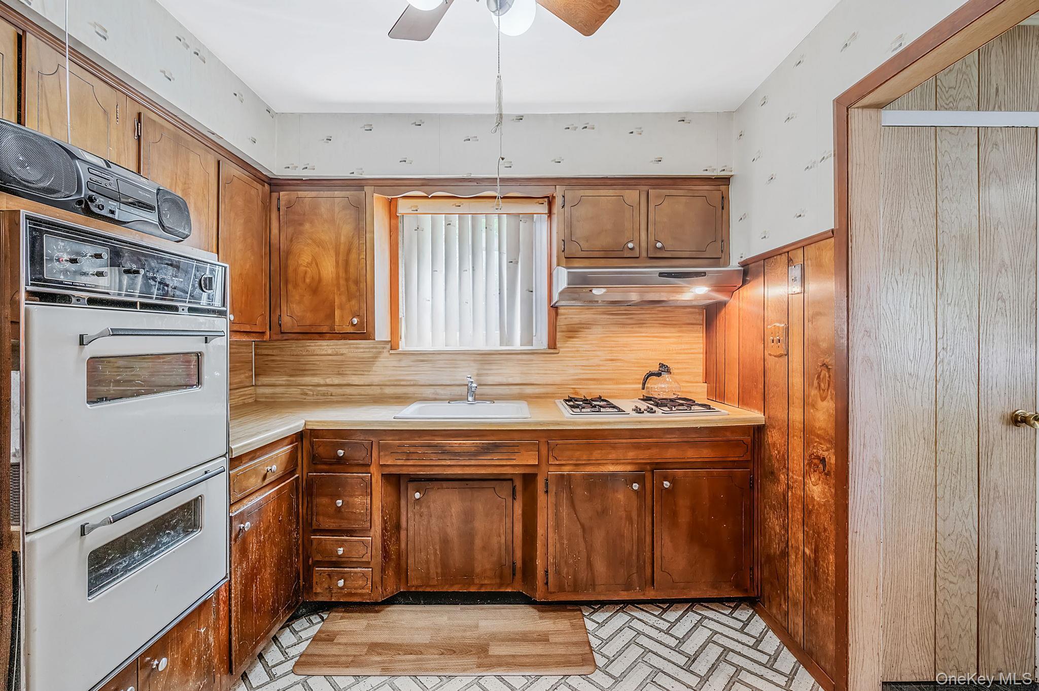 Single Family 27th Avenue  Queens, NY 11354, MLS-1013162-10