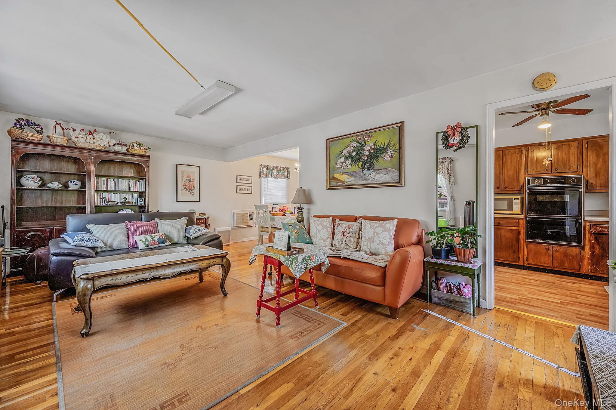 Single Family 27th Avenue  Queens, NY 11354, MLS-1013162-27