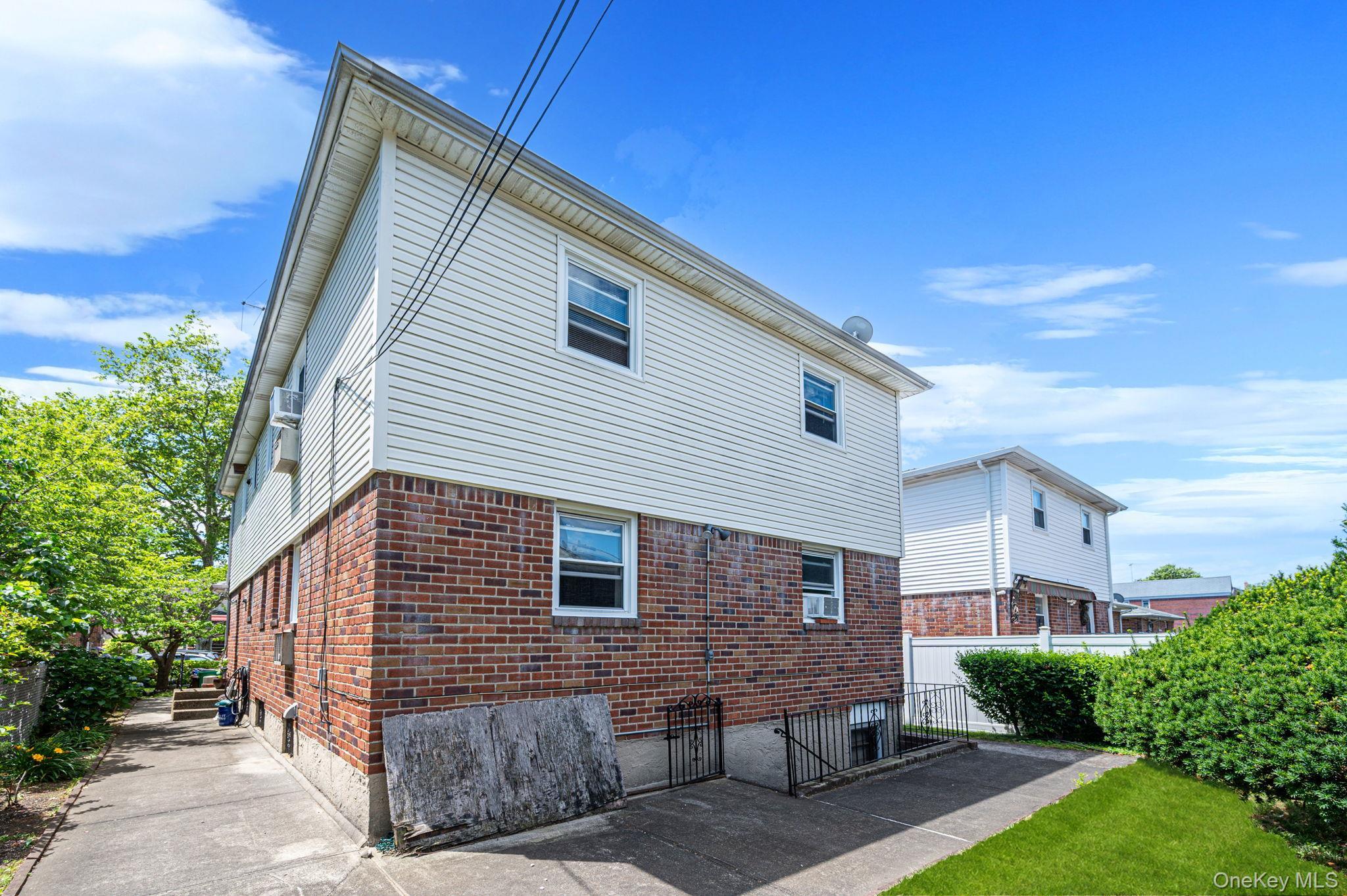 Single Family 27th Avenue  Queens, NY 11354, MLS-1013162-44