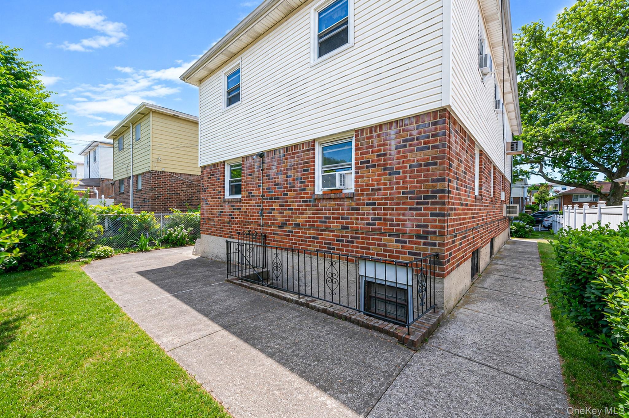 Single Family 27th Avenue  Queens, NY 11354, MLS-1013162-45