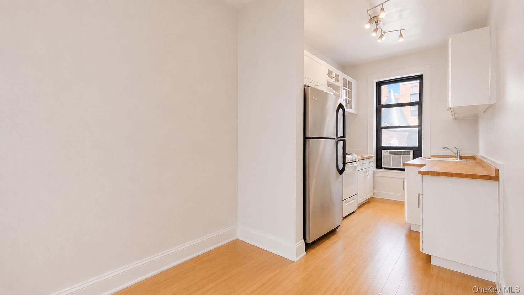Coop W 105th Street Manhattan, NY 10025, MLS-1013173-17