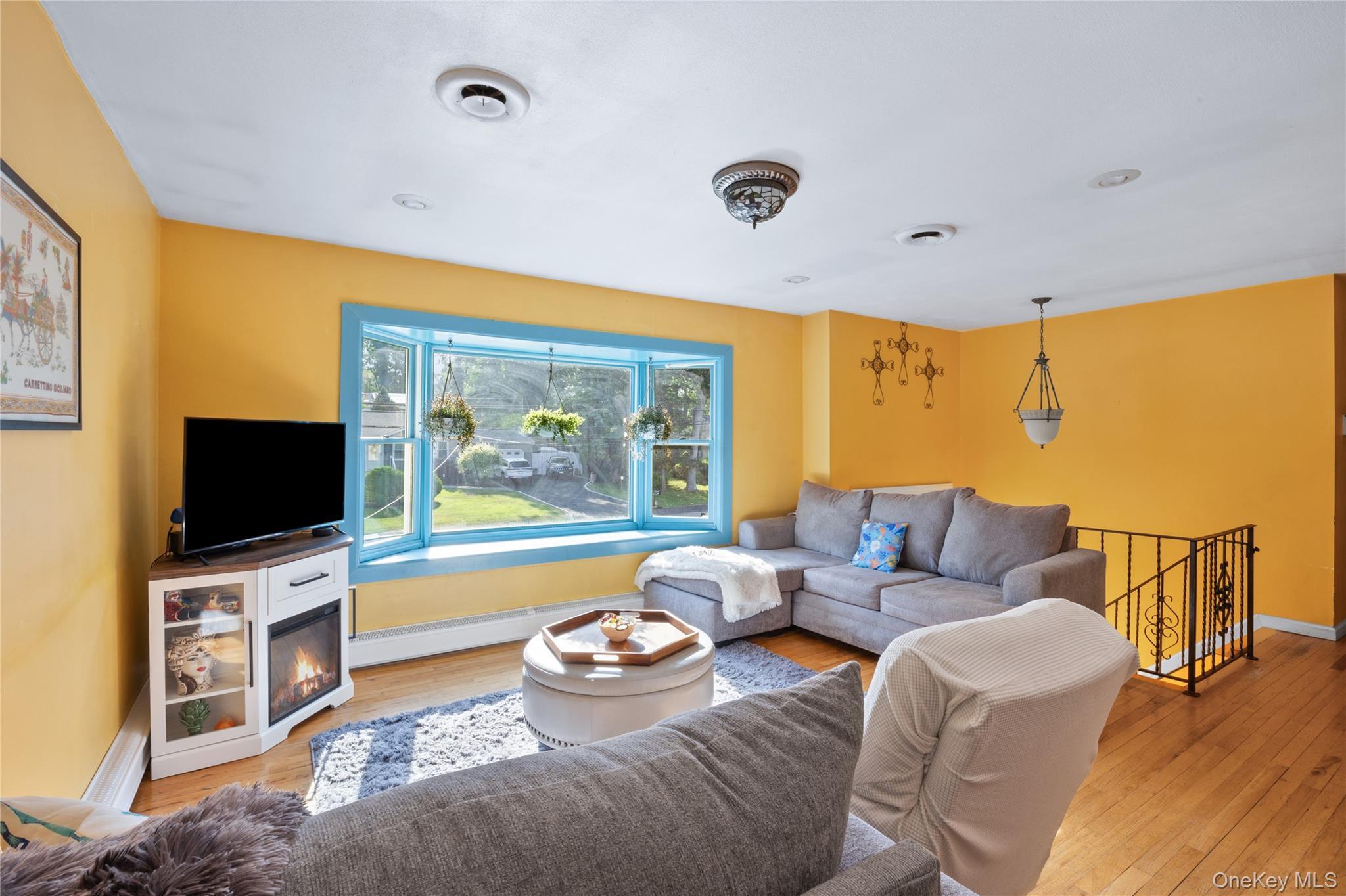 Single Family Brunswick Road Suffolk County, NY 11779, MLS-1013178-8