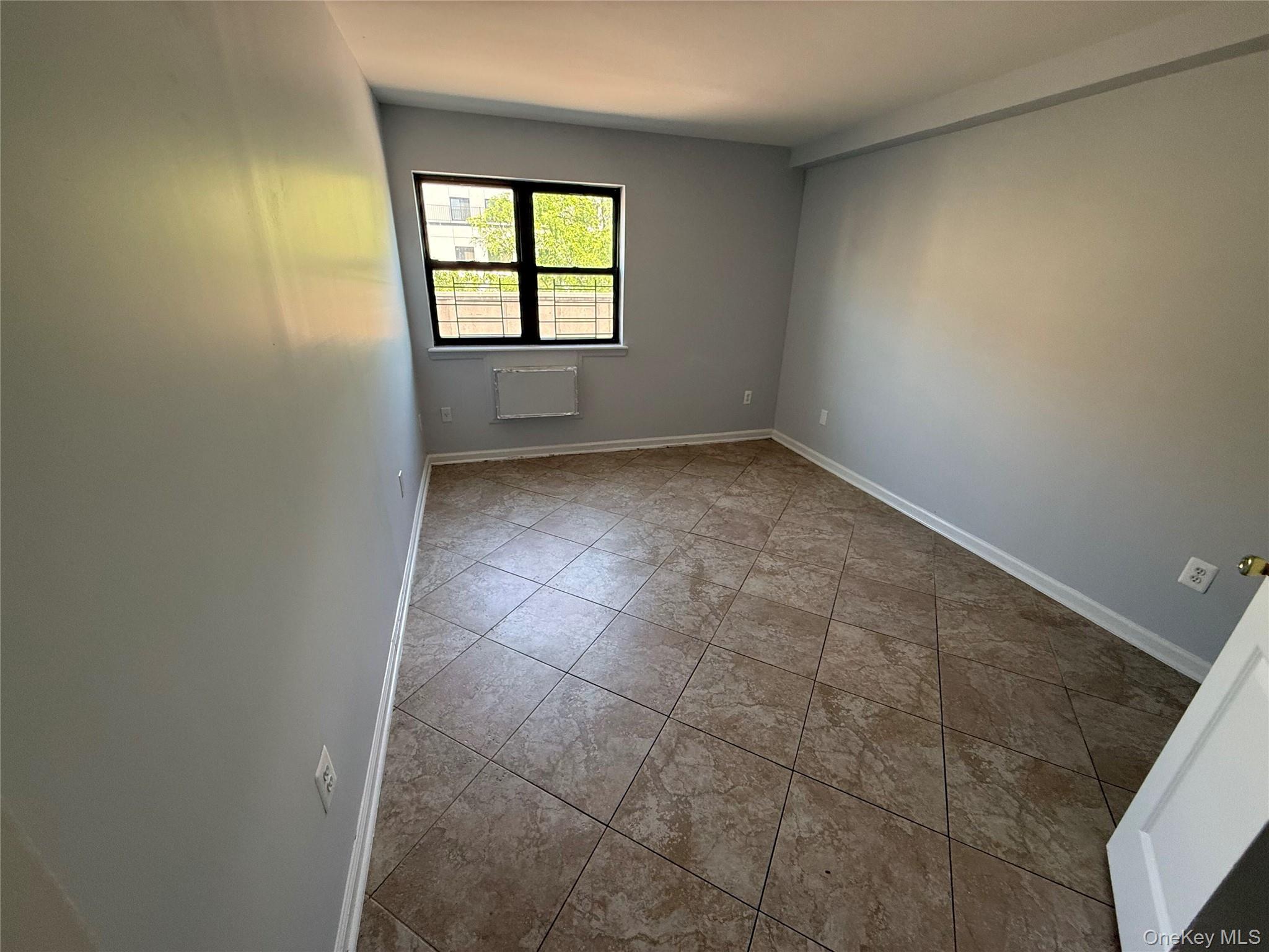Commercial Sale E 214th Street Bronx, NY 10467, MLS-1013187-11