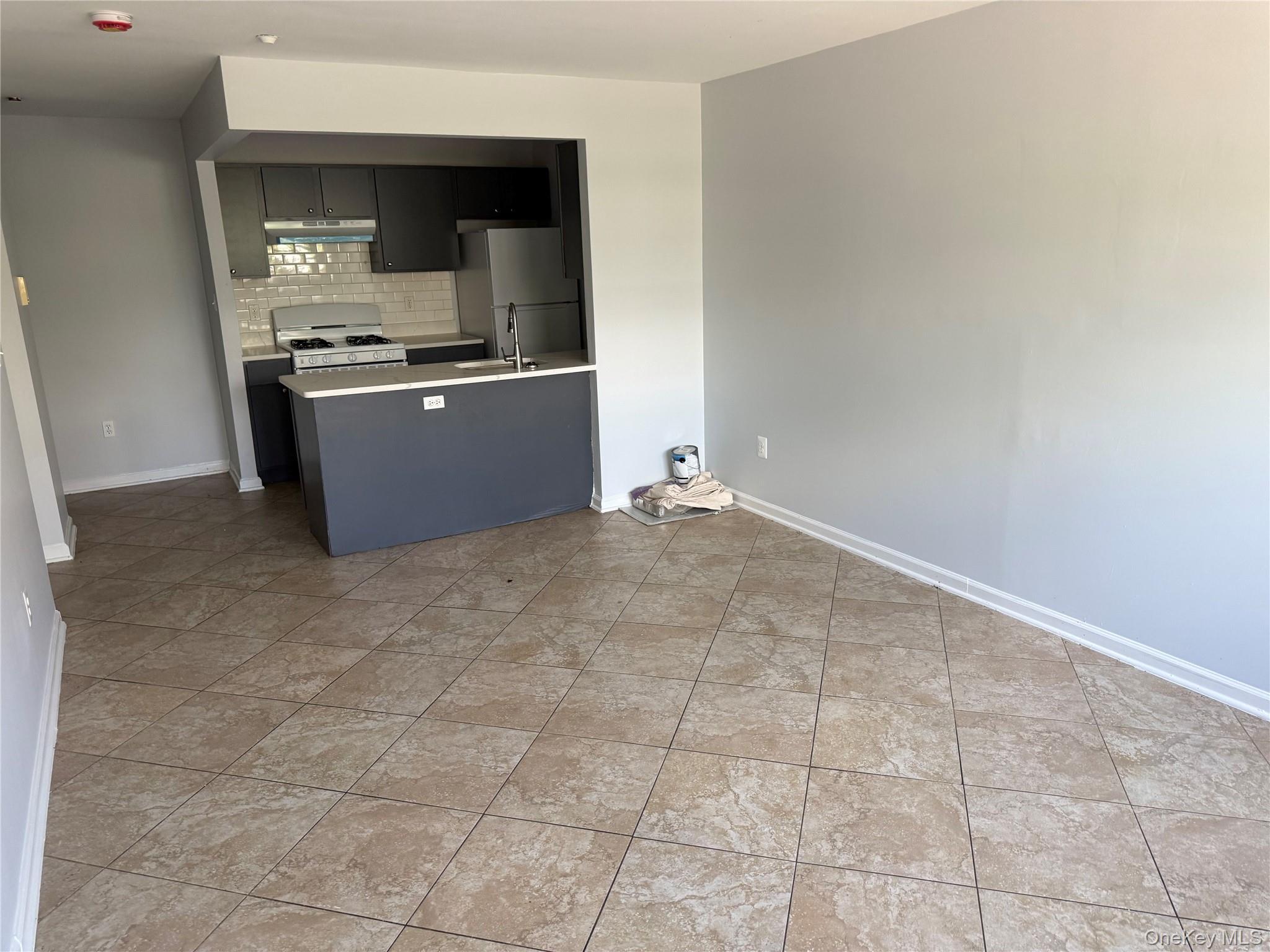 Commercial Sale E 214th Street Bronx, NY 10467, MLS-1013187-9