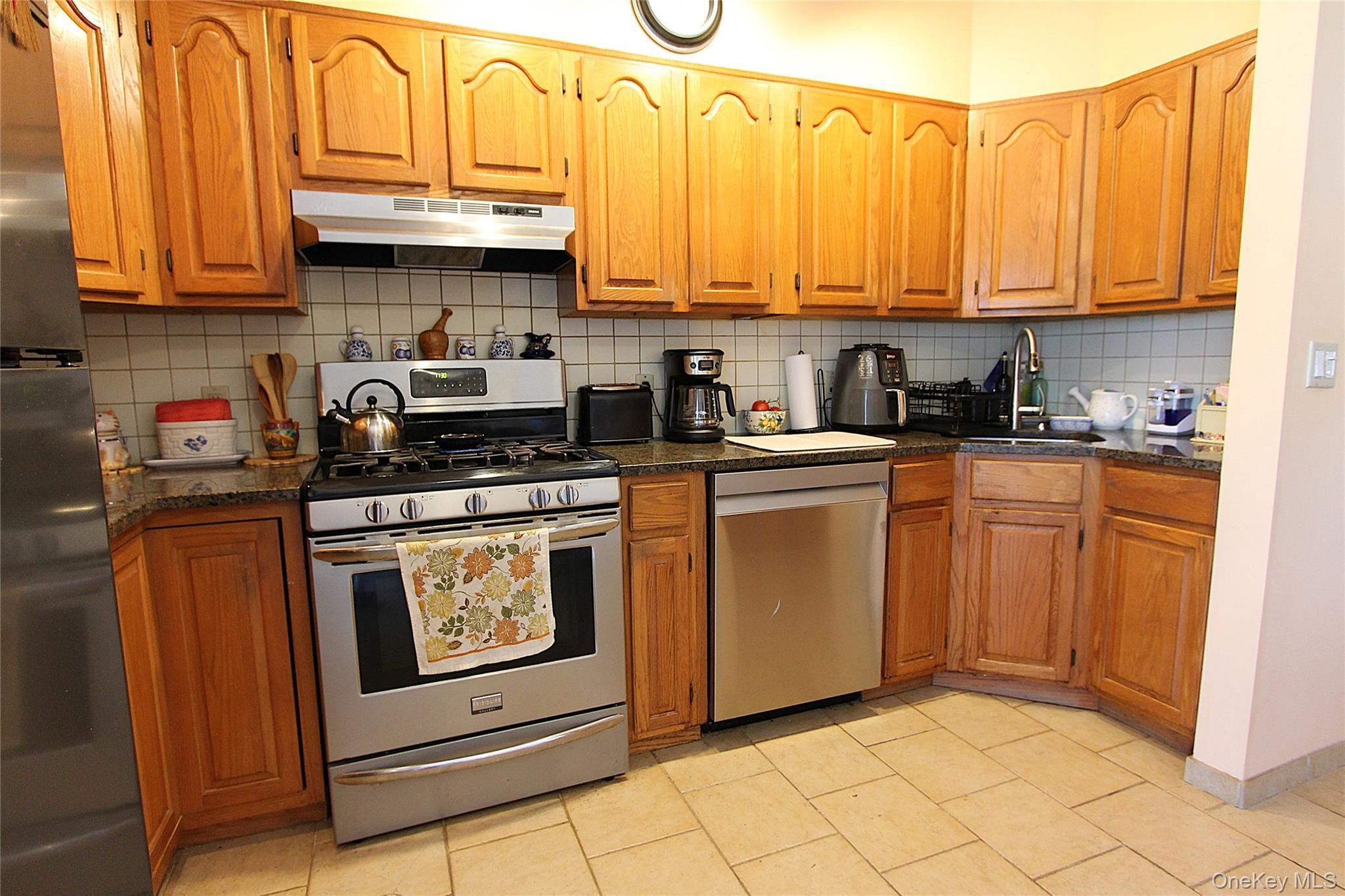 Single Family 66th Queens, NY 11379, MLS-1013232-8