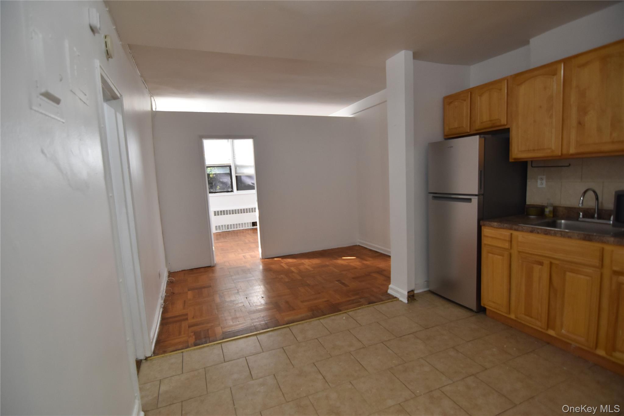 Coop 65th Avenue  Queens, NY 11375, MLS-1013324-2