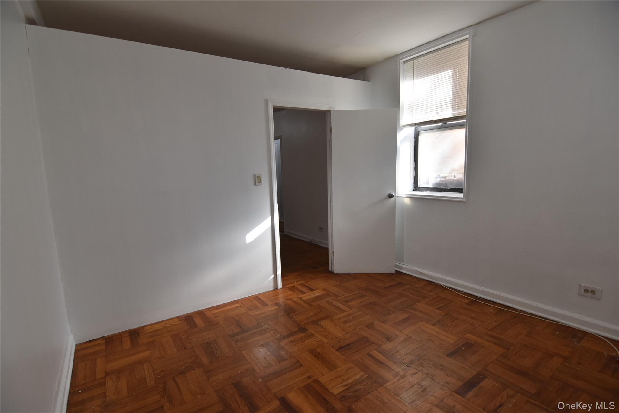 Coop 65th Avenue  Queens, NY 11375, MLS-1013324-5