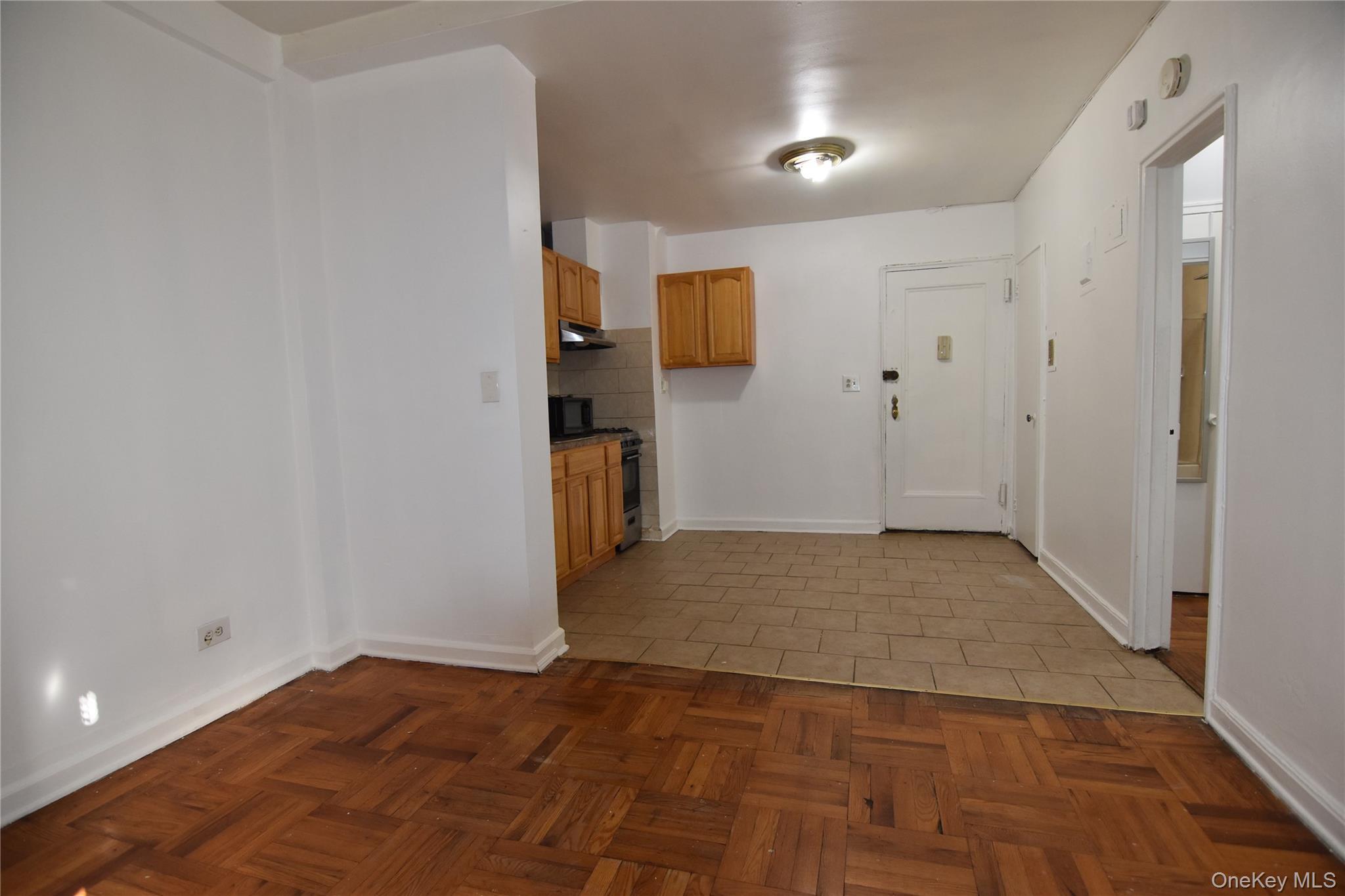 Coop 65th Avenue  Queens, NY 11375, MLS-1013324-6