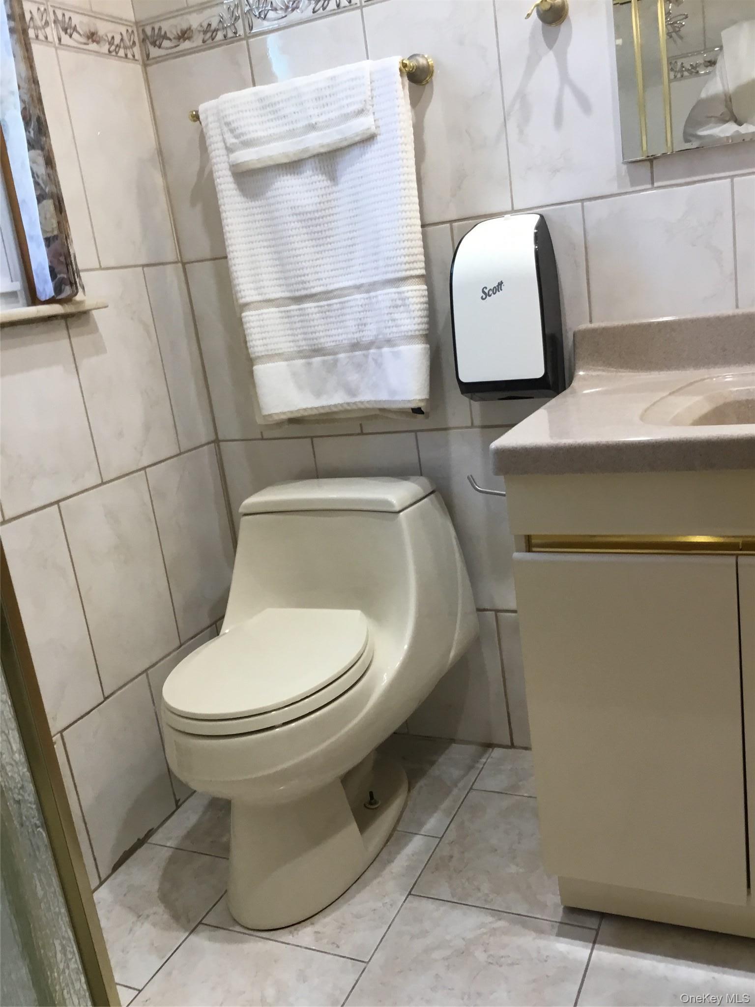 Single Family Clermont Pl Staten Island, NY 10314, MLS-1013363-7