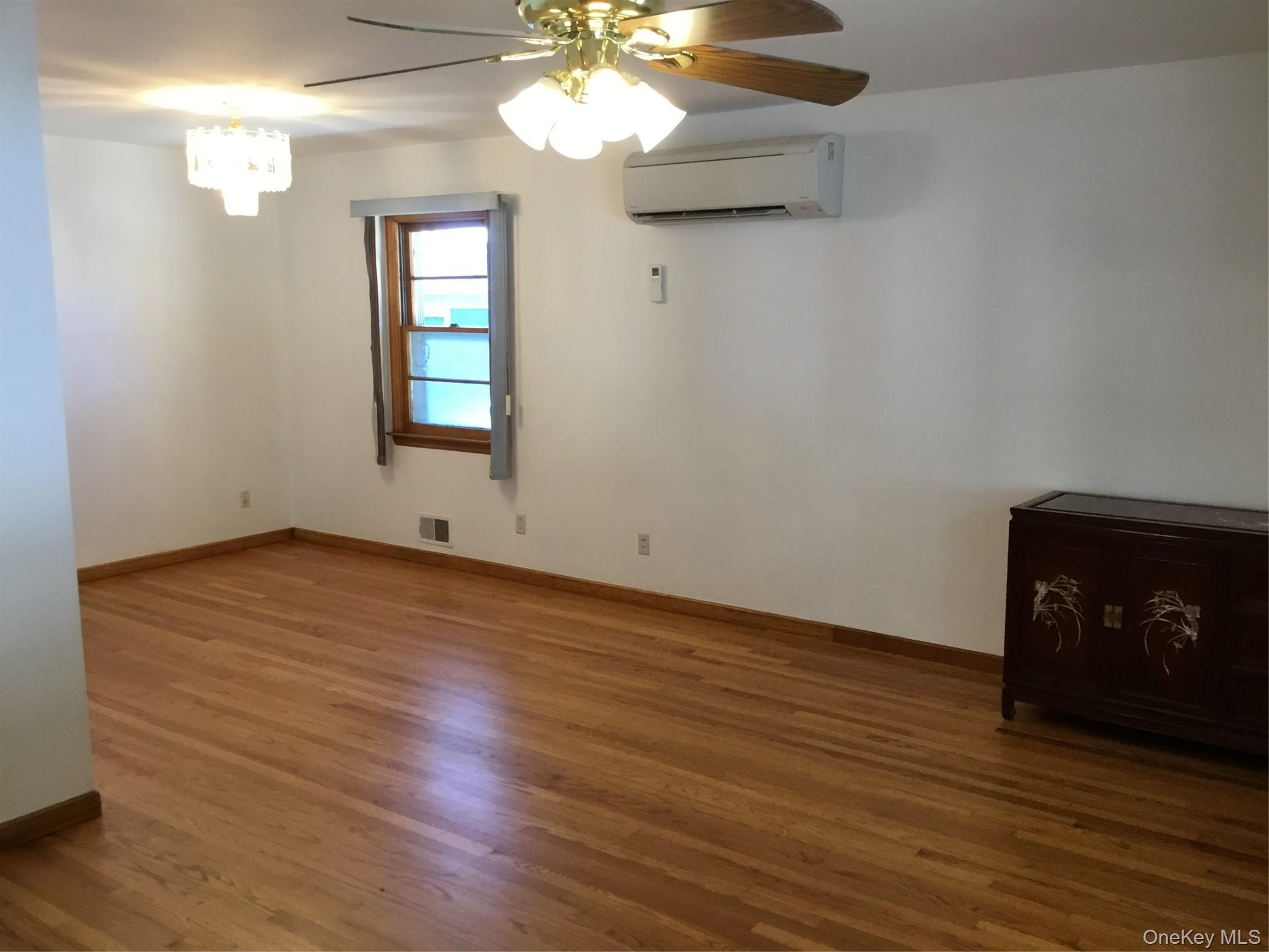 Single Family Clermont Pl Staten Island, NY 10314, MLS-1013363-9