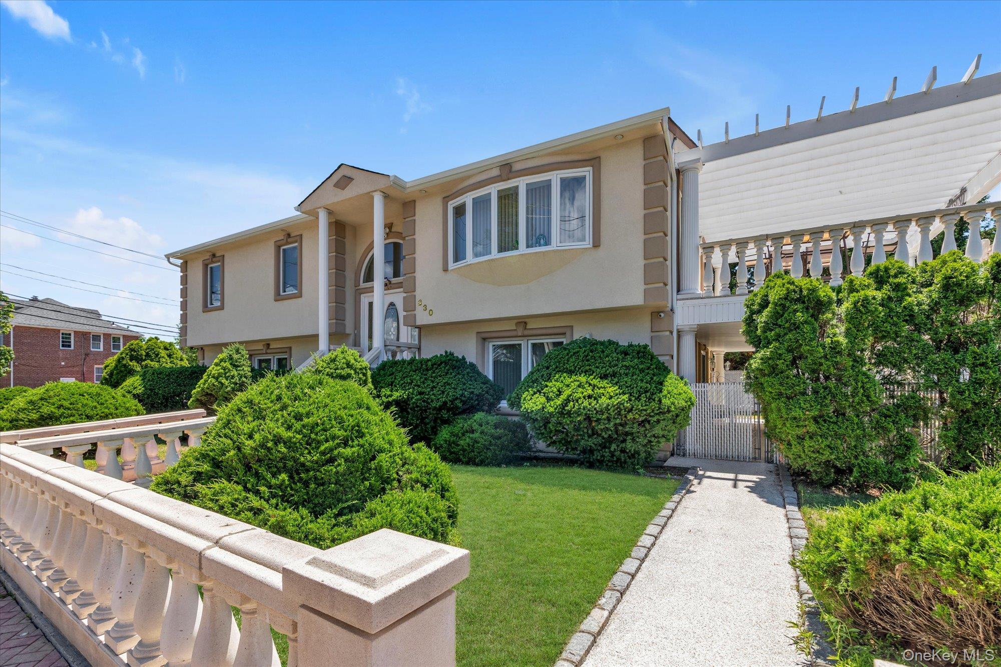 Single Family Bayville Avenue  Nassau County, NY 11709, MLS-1013410-2