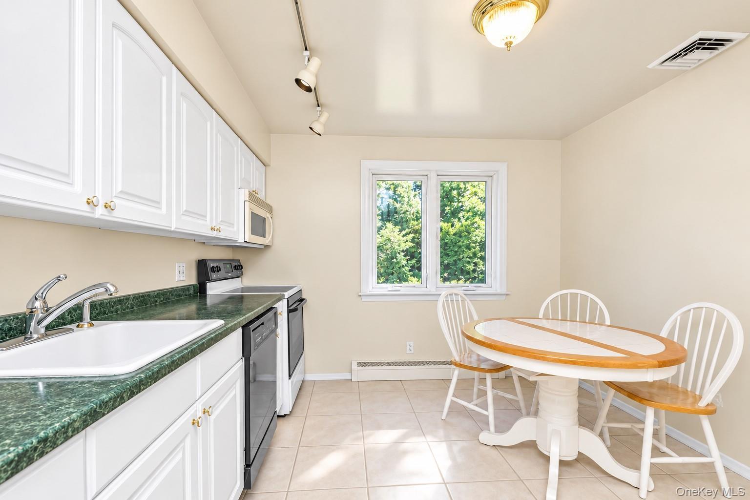 Single Family Bayville Avenue  Nassau County, NY 11709, MLS-1013410-6