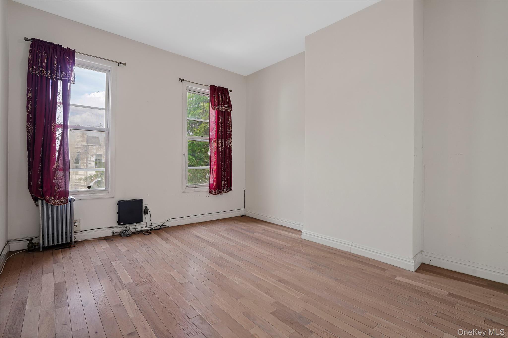 Single Family Hemlock Brooklyn, NY 11208, MLS-1013422-10