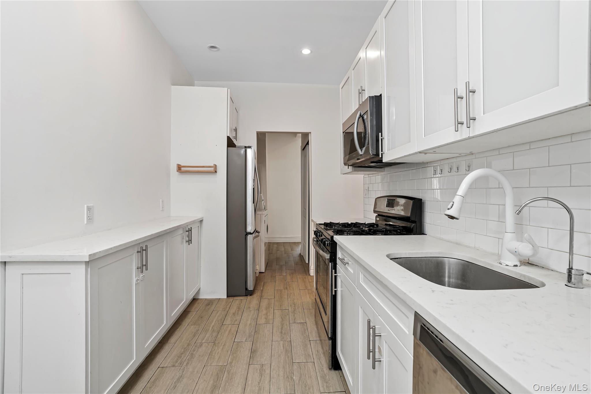 Single Family Hemlock Brooklyn, NY 11208, MLS-1013422-17