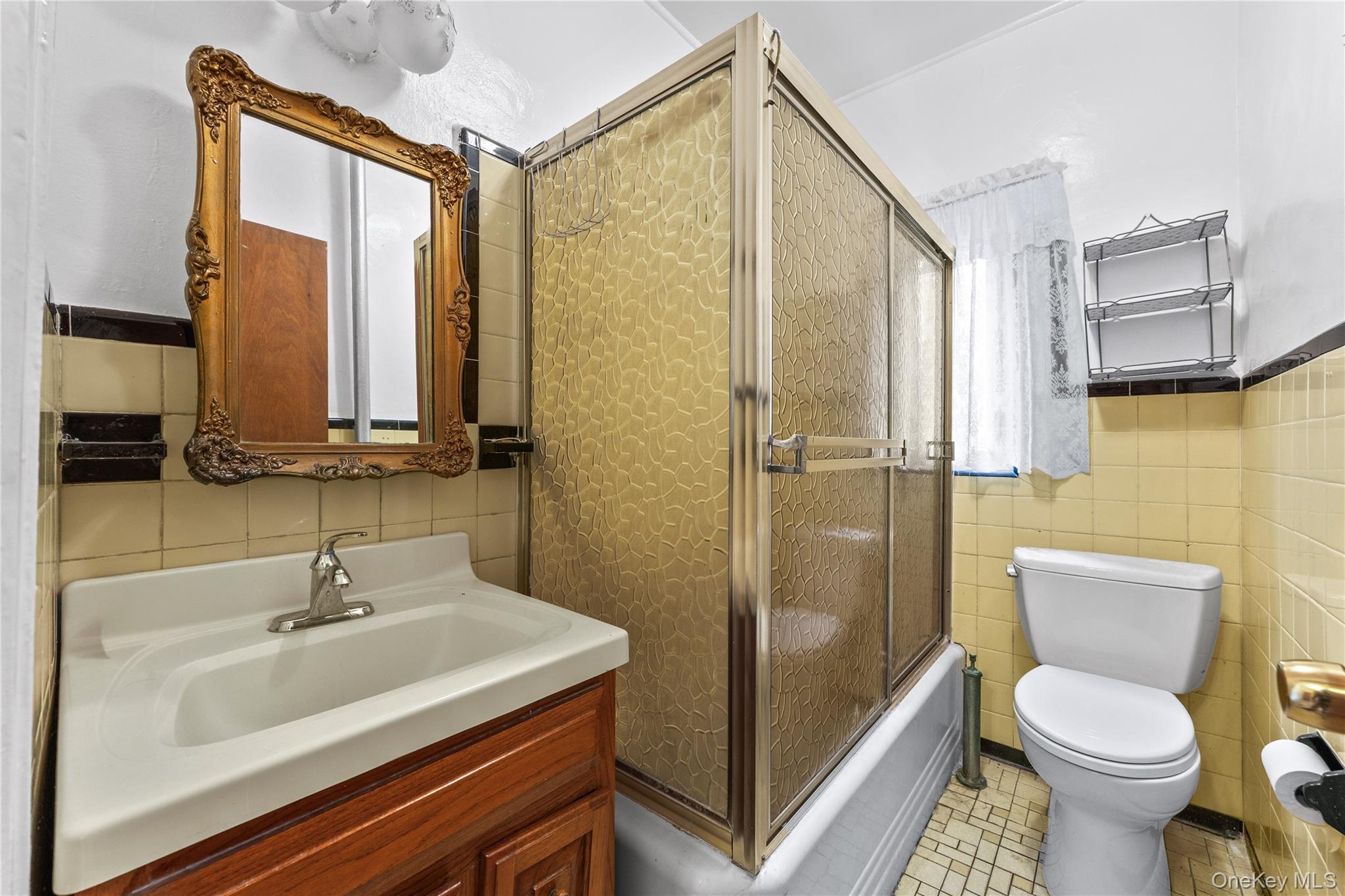 Single Family Muliner Avenue Bronx, NY 10462, MLS-1013426-20