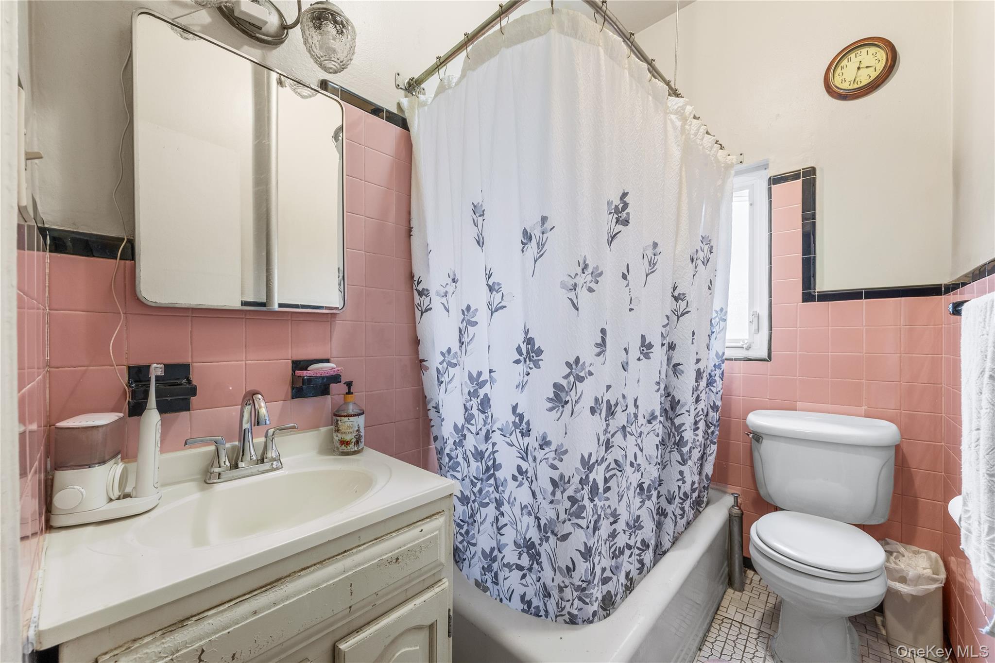 Single Family Muliner Avenue Bronx, NY 10462, MLS-1013426-28