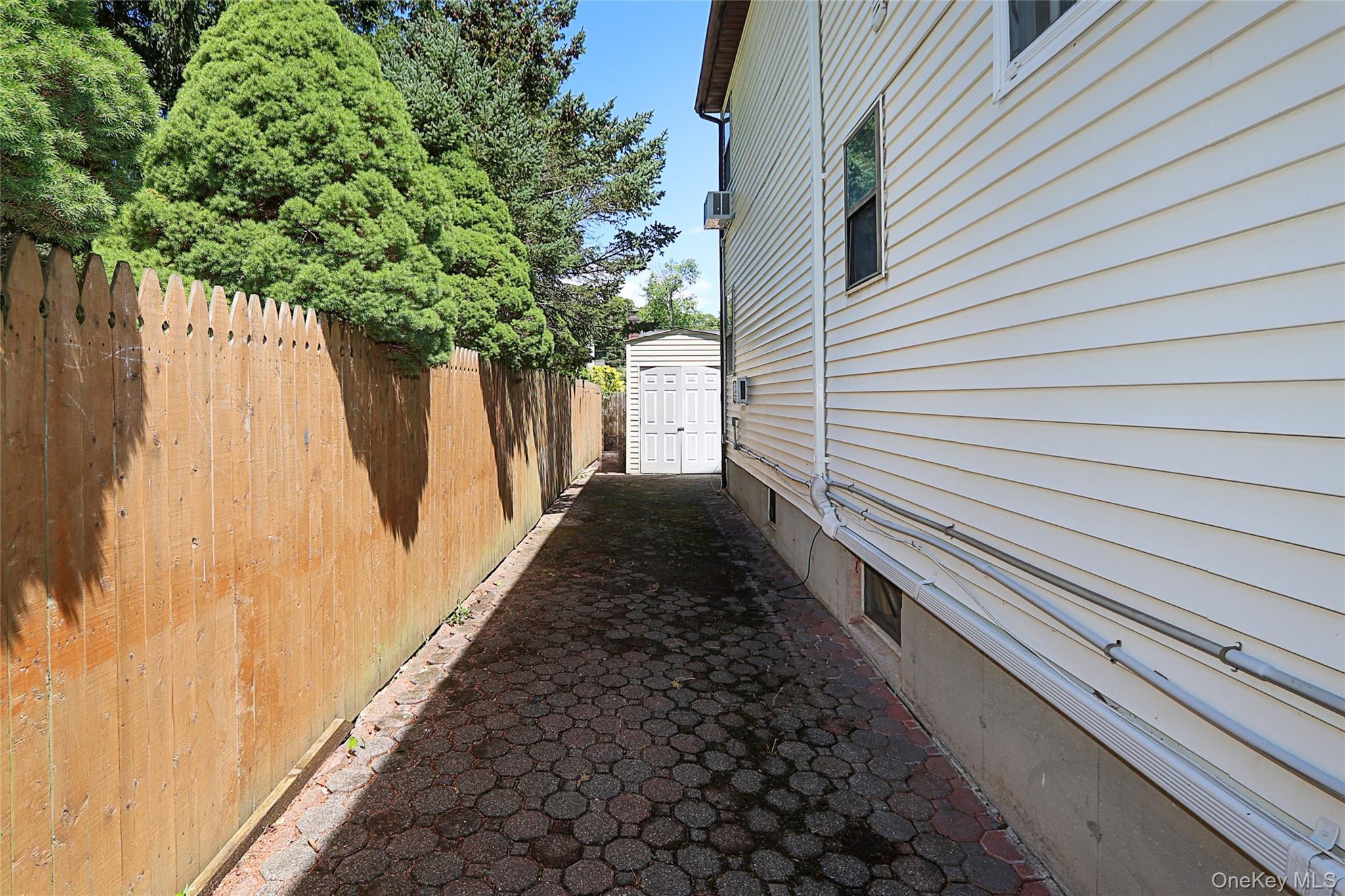 Single Family Reynolds Street  Suffolk County, NY 11746, MLS-1013462-41