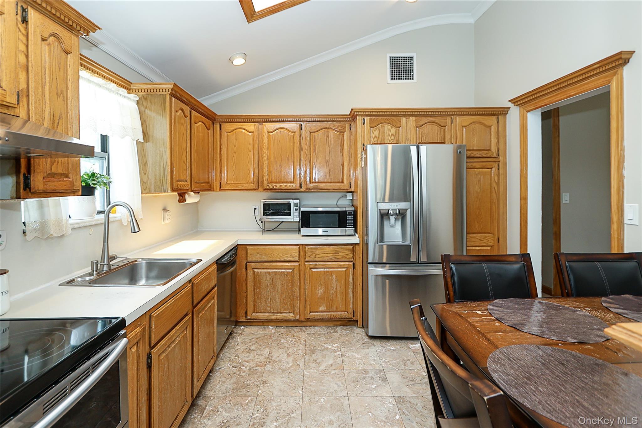 Single Family Reynolds Street  Suffolk County, NY 11746, MLS-1013462-9
