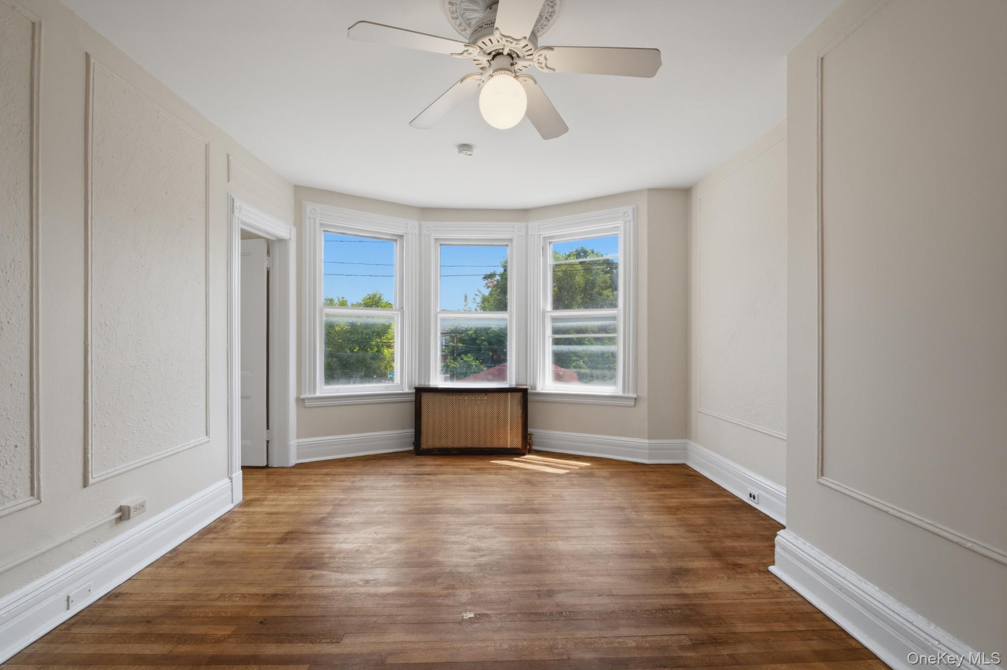 Single Family Vireo Avenue Bronx, NY 10470, MLS-1013495-24