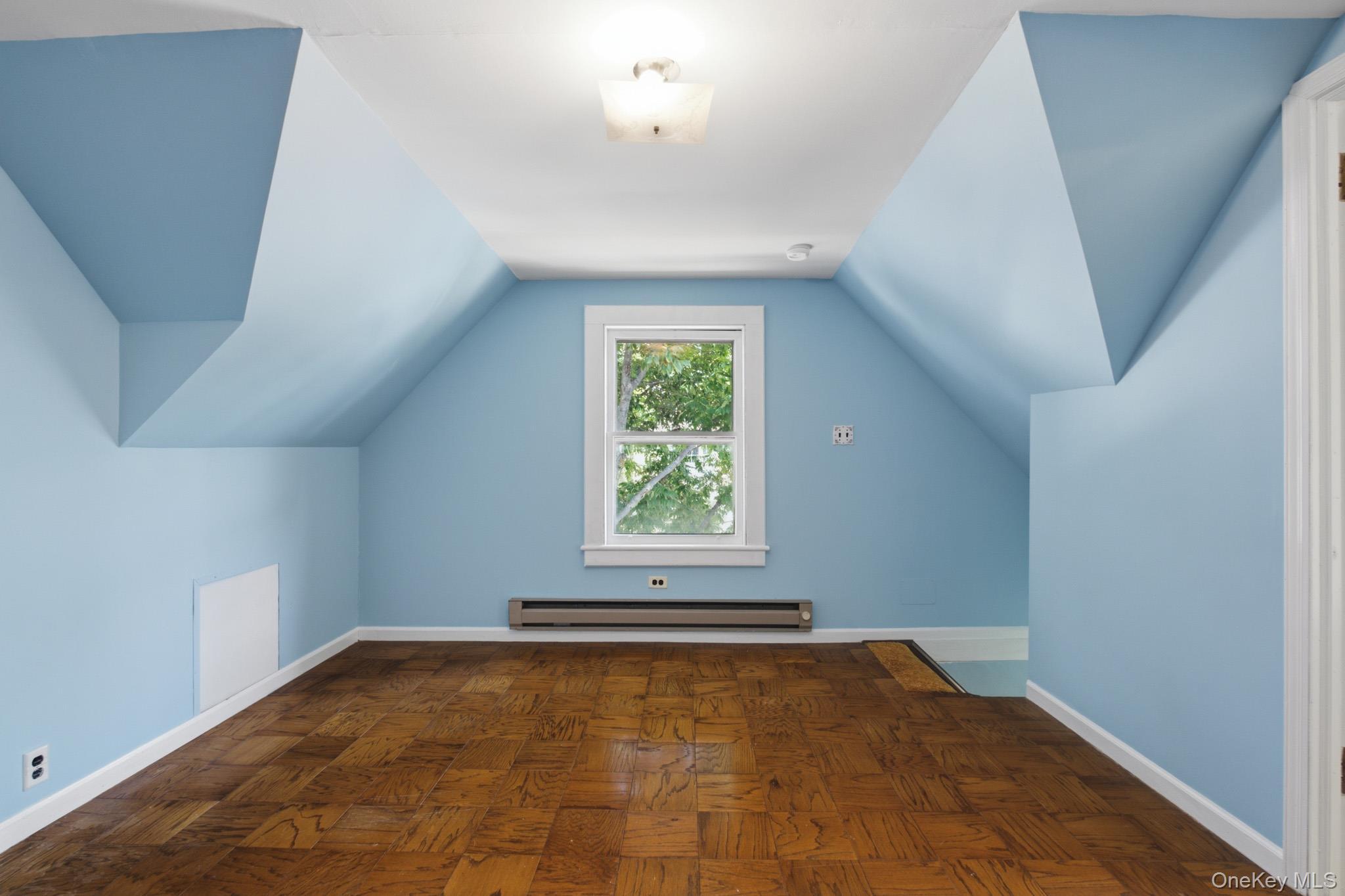 Single Family Vireo Avenue Bronx, NY 10470, MLS-1013495-28