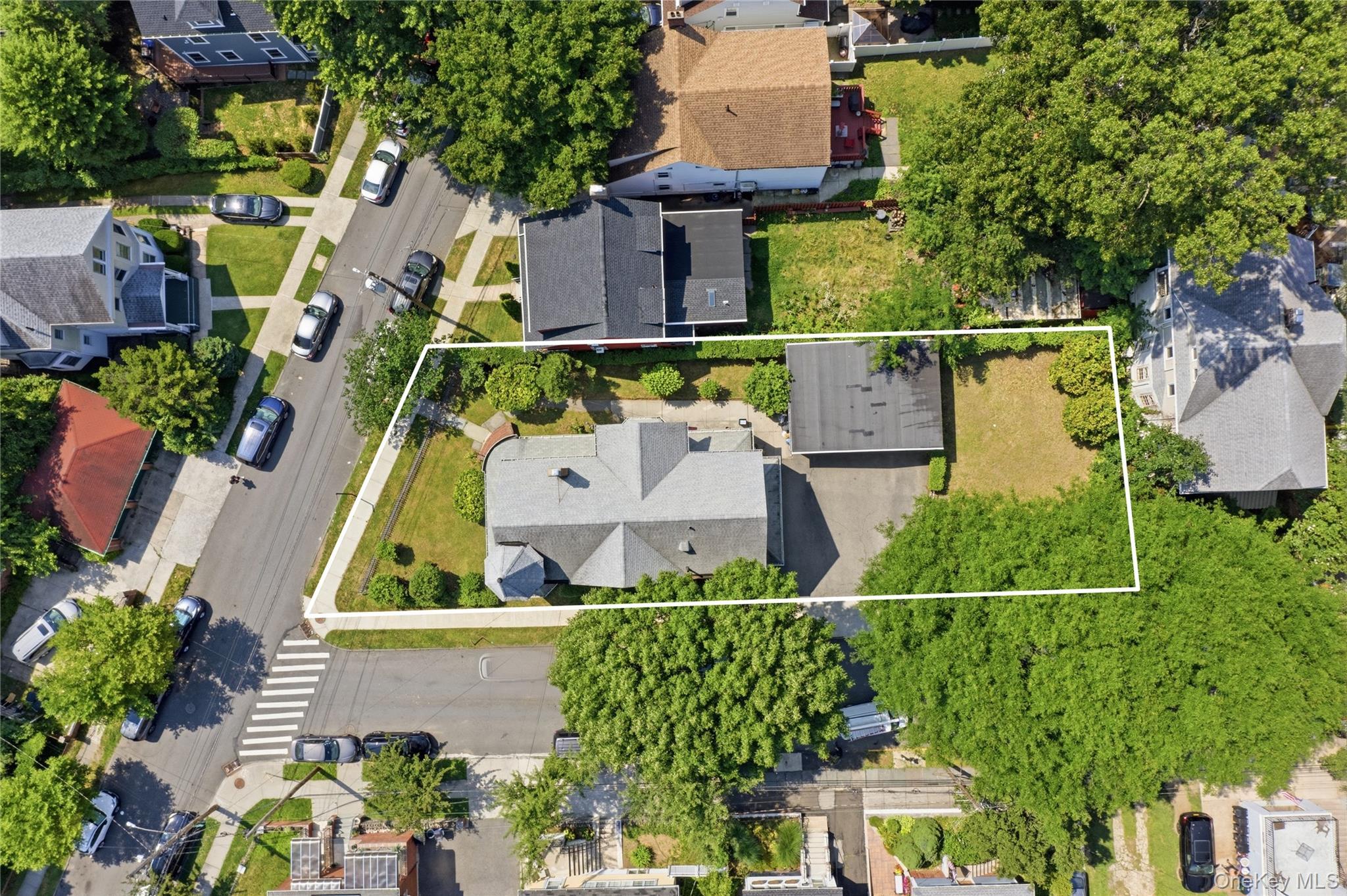 Single Family Vireo Avenue Bronx, NY 10470, MLS-1013495-39