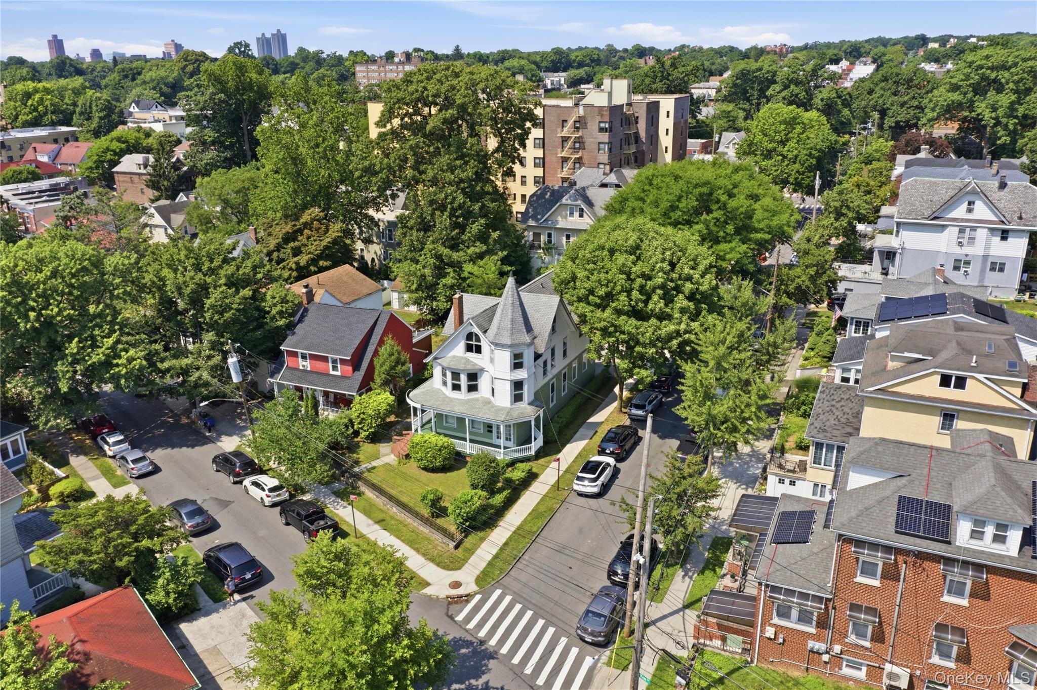 Single Family Vireo Avenue Bronx, NY 10470, MLS-1013495-40