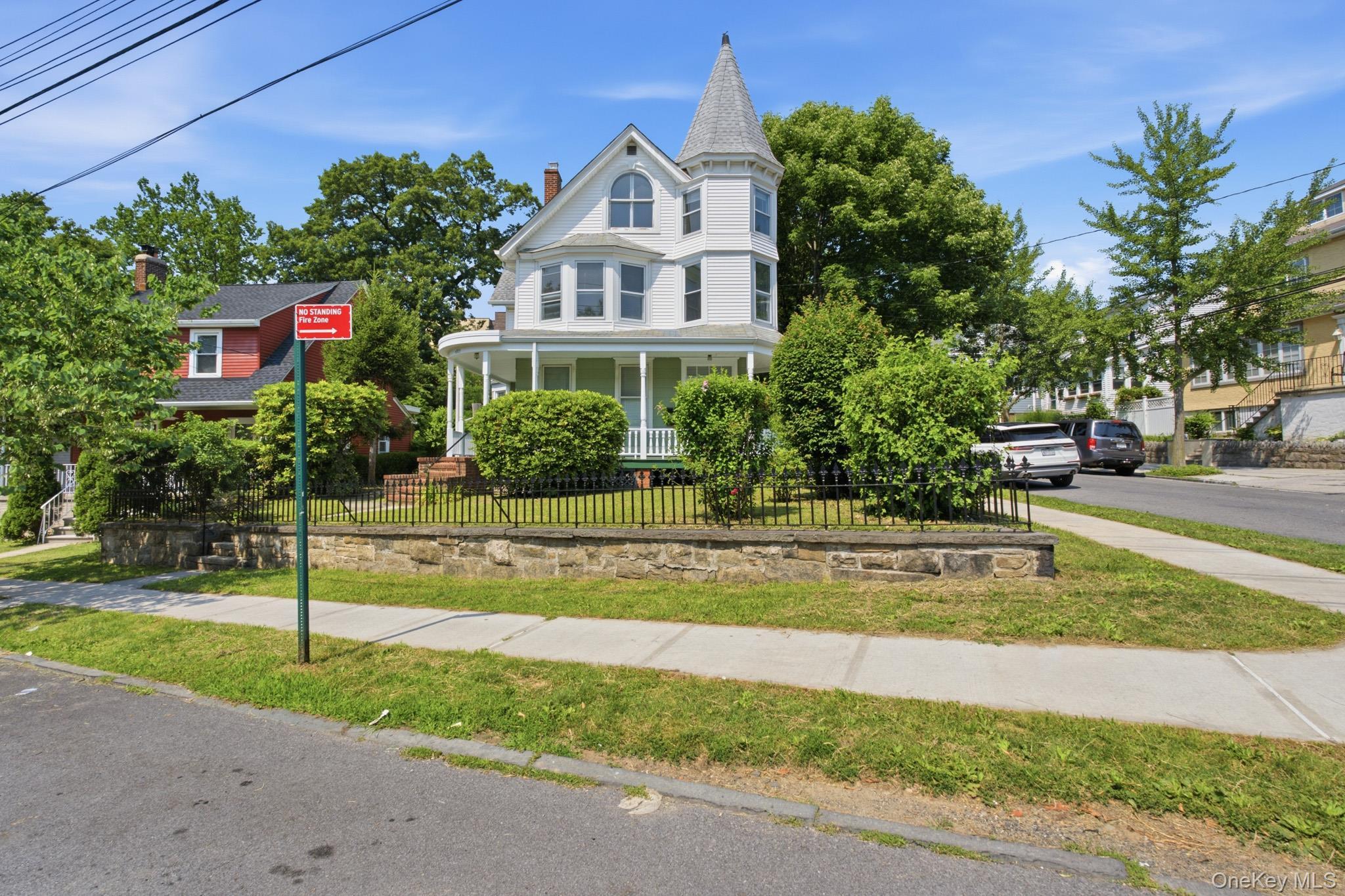 Single Family Vireo Avenue Bronx, NY 10470, MLS-1013495-41