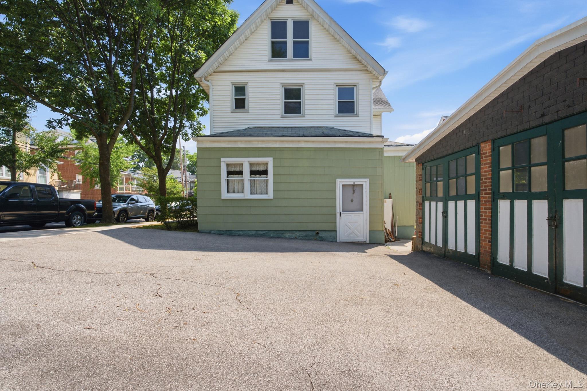 Single Family Vireo Avenue Bronx, NY 10470, MLS-1013495-43