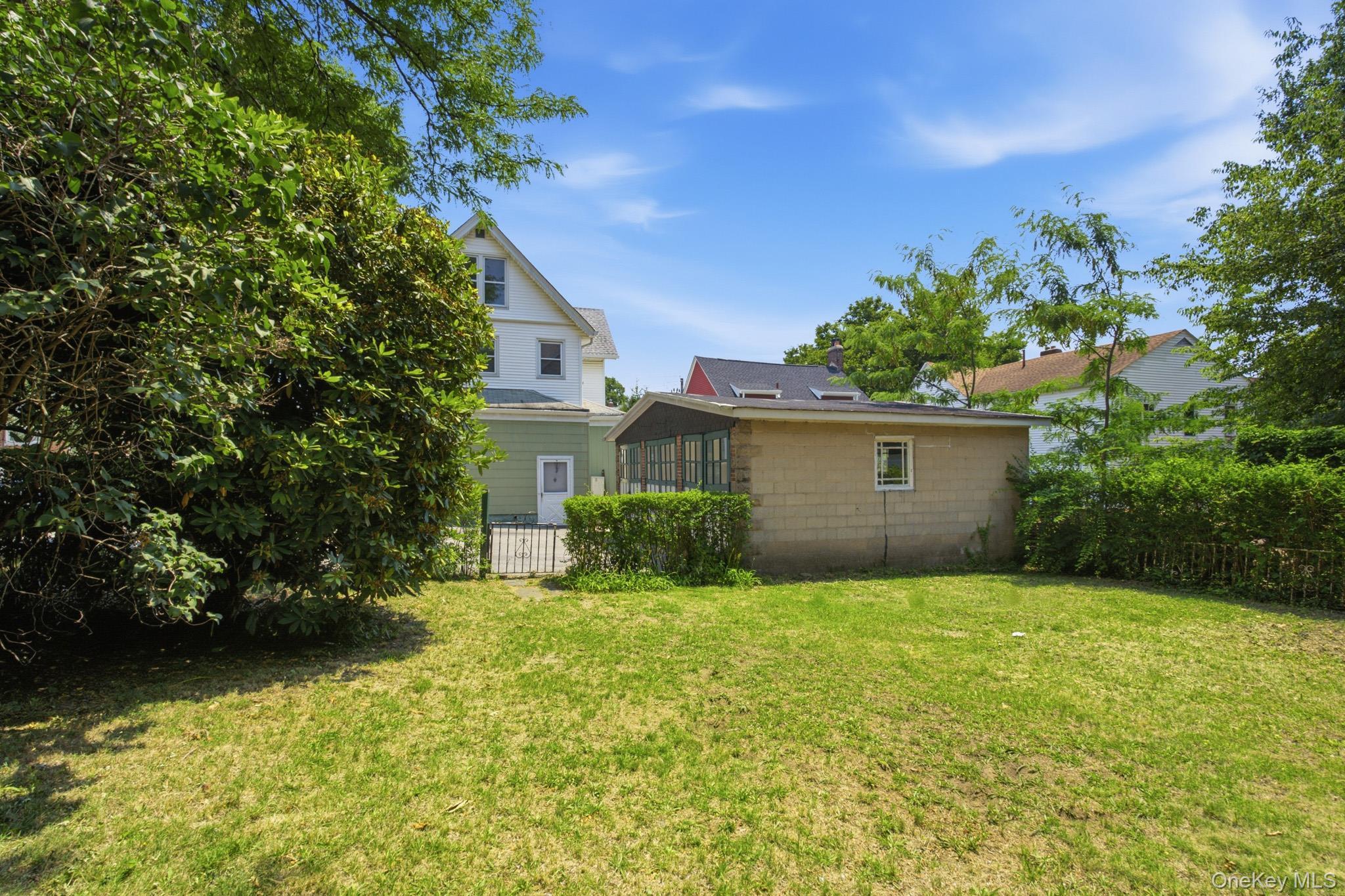 Single Family Vireo Avenue Bronx, NY 10470, MLS-1013495-44