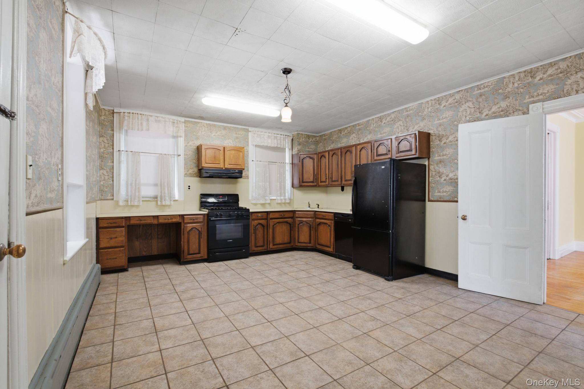 Single Family Vireo Avenue Bronx, NY 10470, MLS-1013495-8