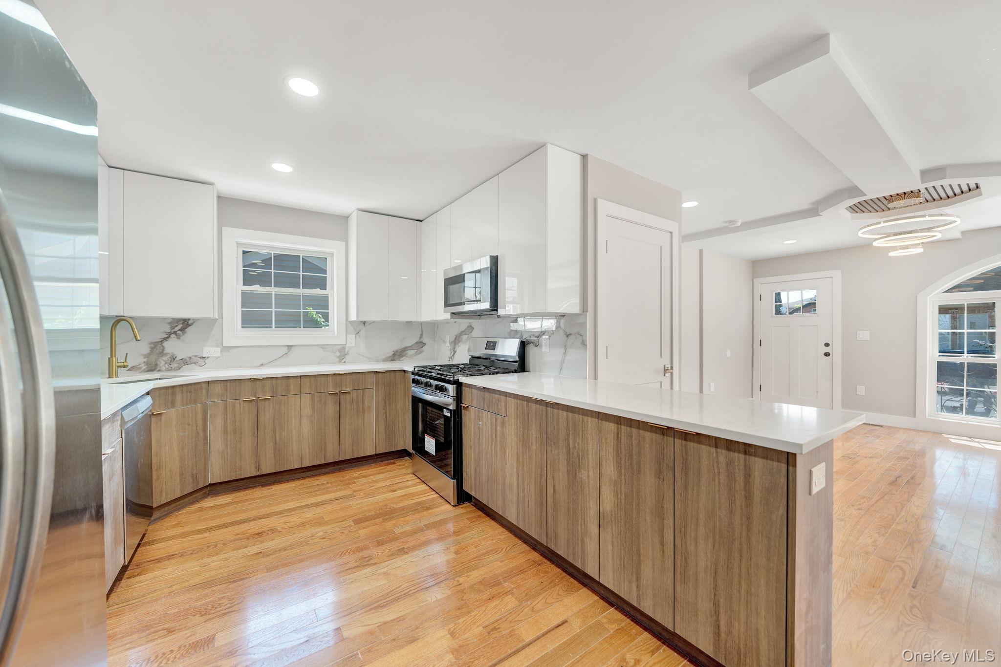 Single Family 250 Street Queens, NY 11422, MLS-1013555-10