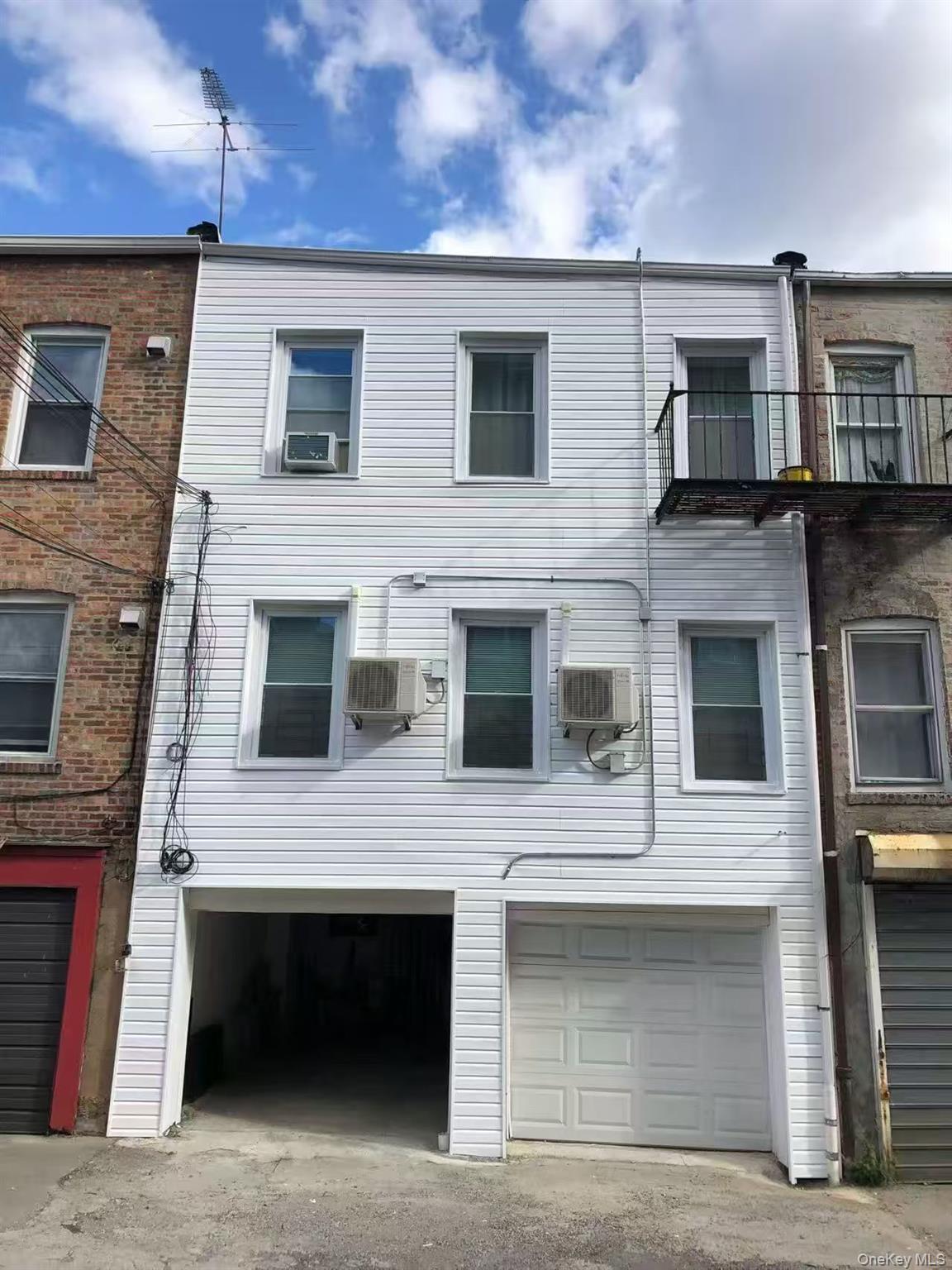 Single Family 45th Street Queens, NY 11377, MLS-1013560-9