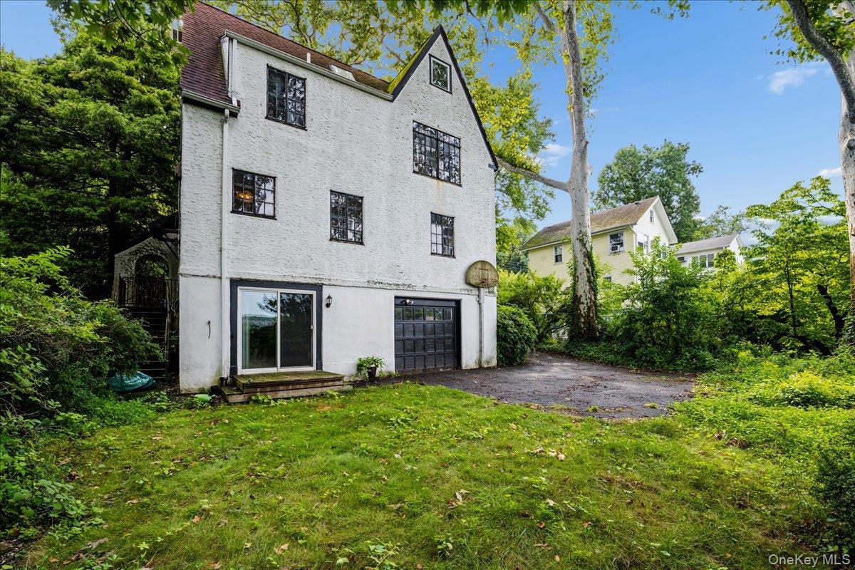 Single Family Pinecrest Parkway Westchester County, NY 10706, MLS-1013607-23