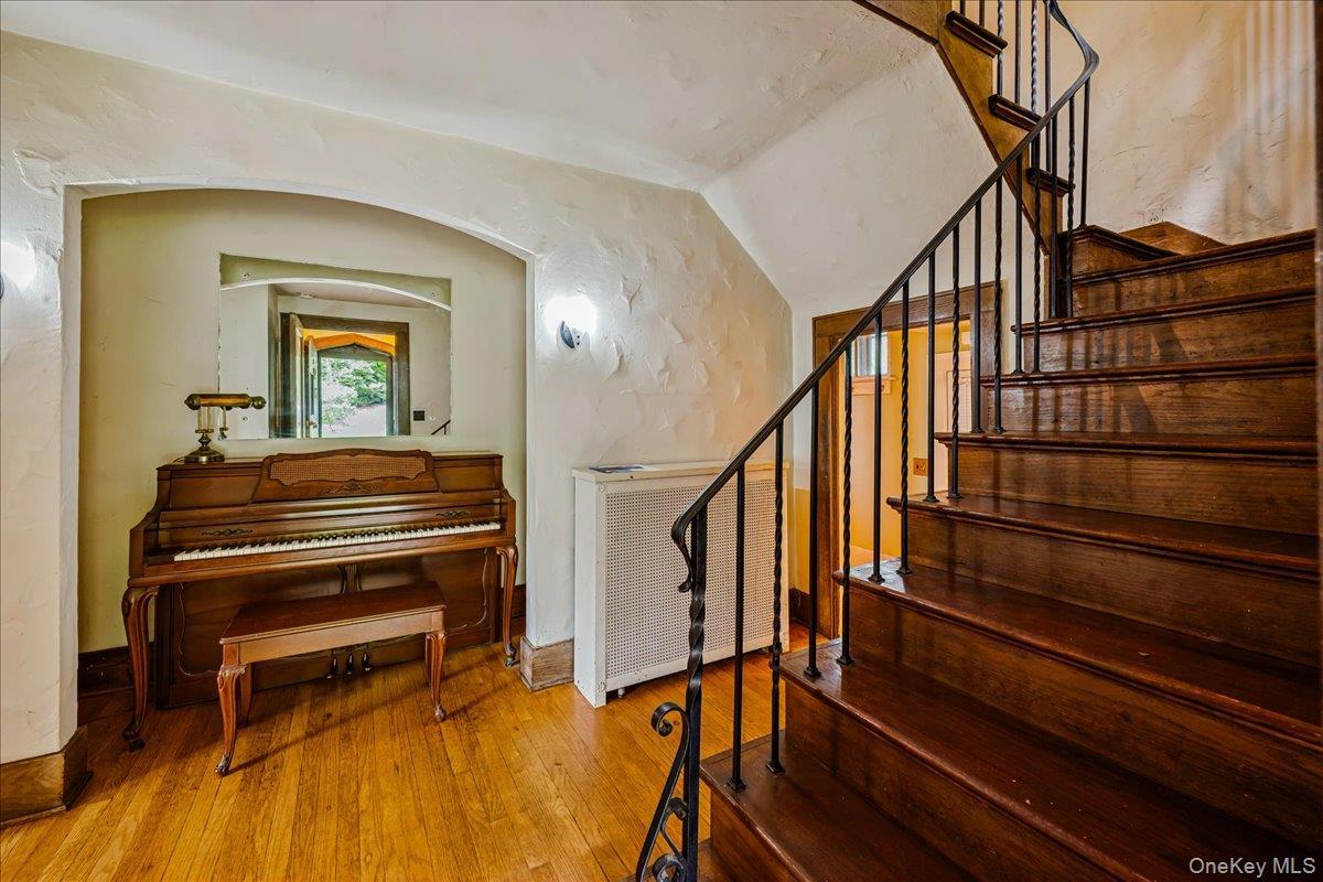 Single Family Pinecrest Parkway Westchester County, NY 10706, MLS-1013607-5