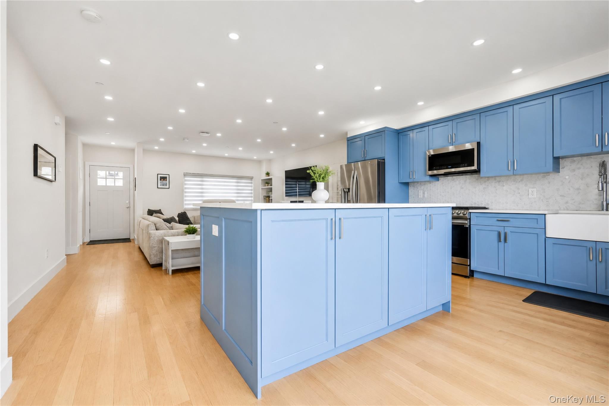 Single Family Hart Street Brooklyn, NY 11237, MLS-1013654-18