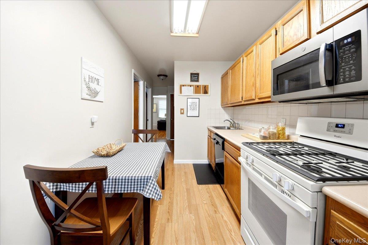 Single Family Muliner Avenue Bronx, NY 10462, MLS-1013662-11