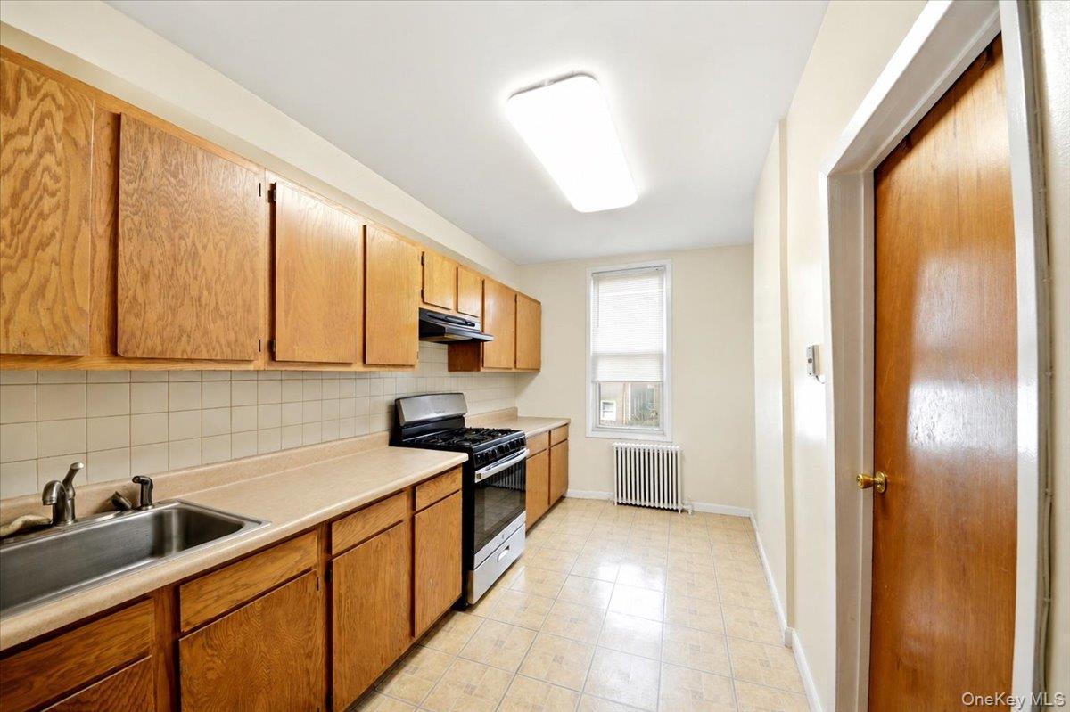 Single Family Muliner Avenue Bronx, NY 10462, MLS-1013662-17
