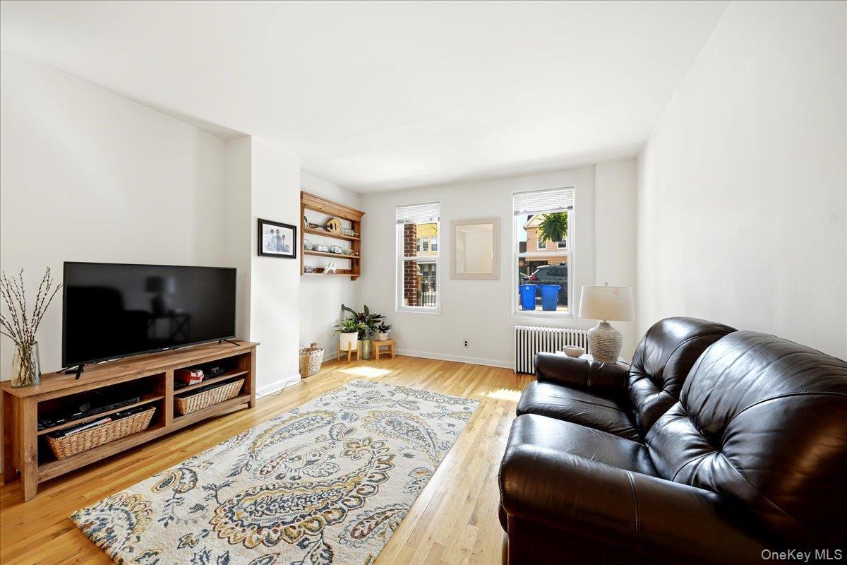 Single Family Muliner Avenue Bronx, NY 10462, MLS-1013662-4