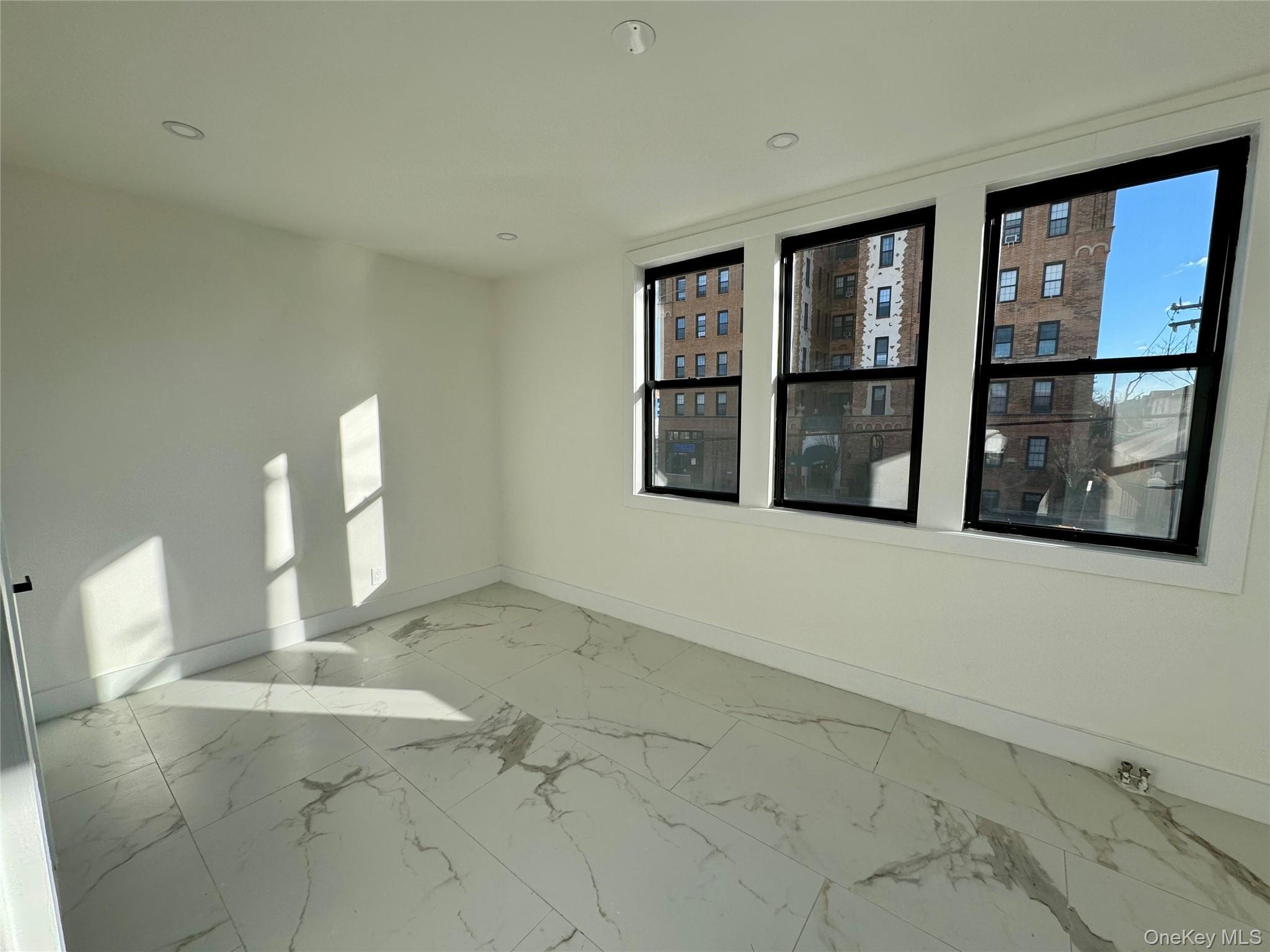 Single Family E Park Avenue  Nassau County, NY 11561, MLS-1013682-14