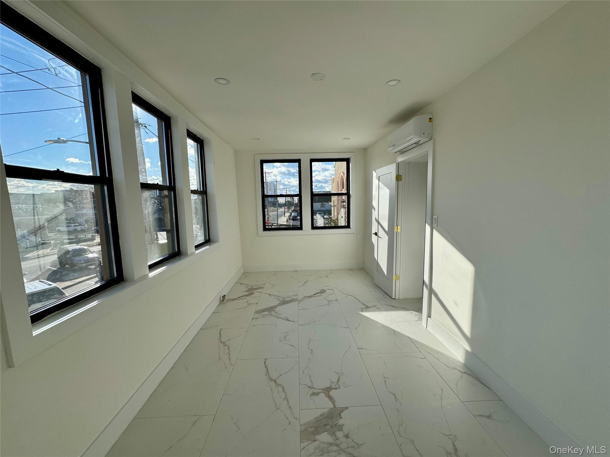 Single Family E Park Avenue  Nassau County, NY 11561, MLS-1013682-15