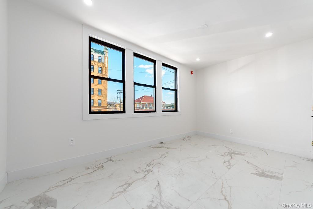 Single Family E Park Avenue  Nassau County, NY 11561, MLS-1013682-4