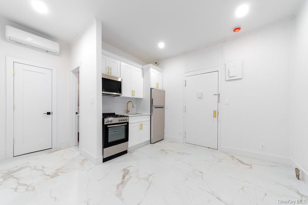Single Family E Park Avenue  Nassau County, NY 11561, MLS-1013682-6