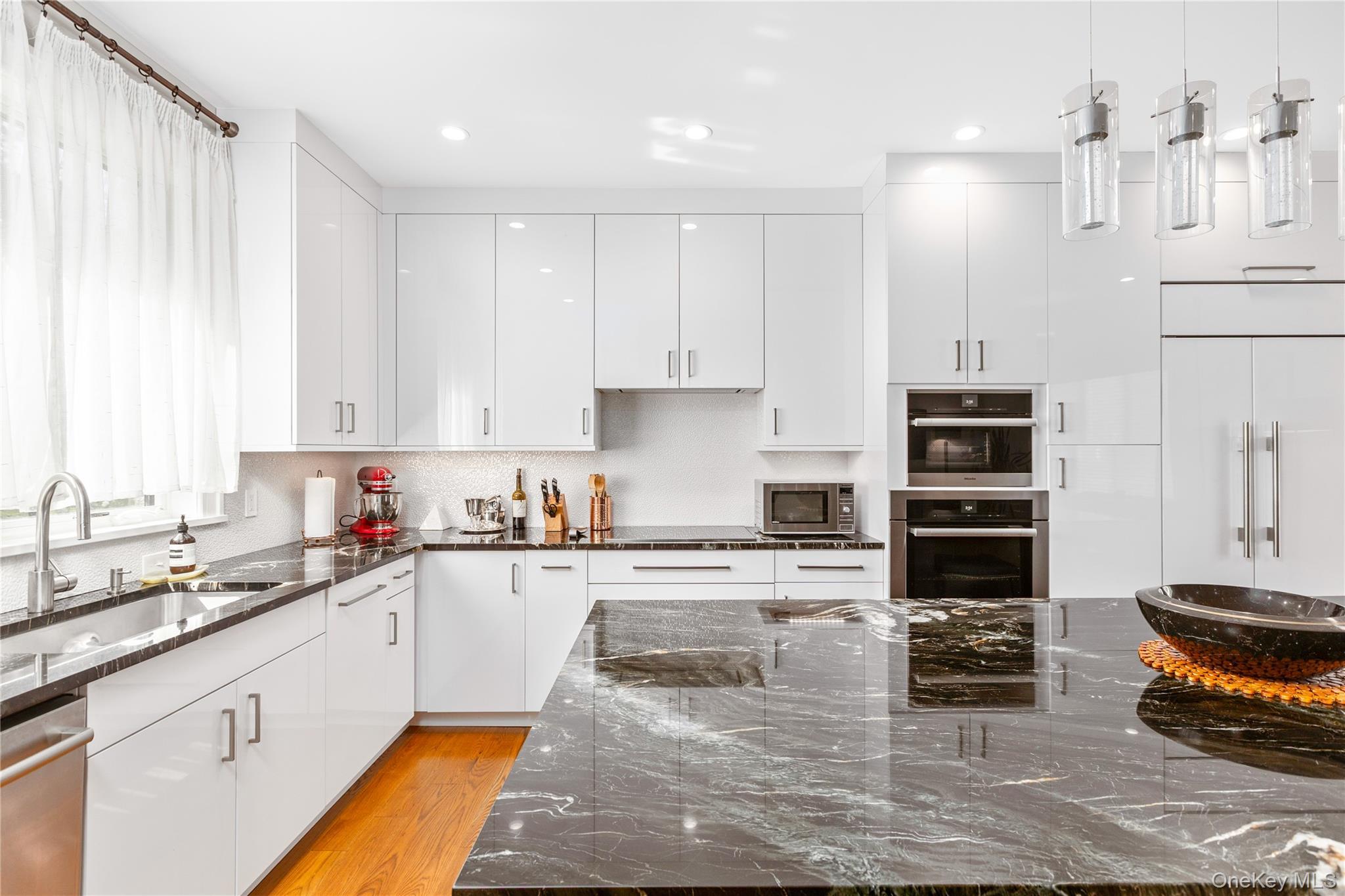 Single Family Tuthill Lane Suffolk County, NY 11960, MLS-1013688-10