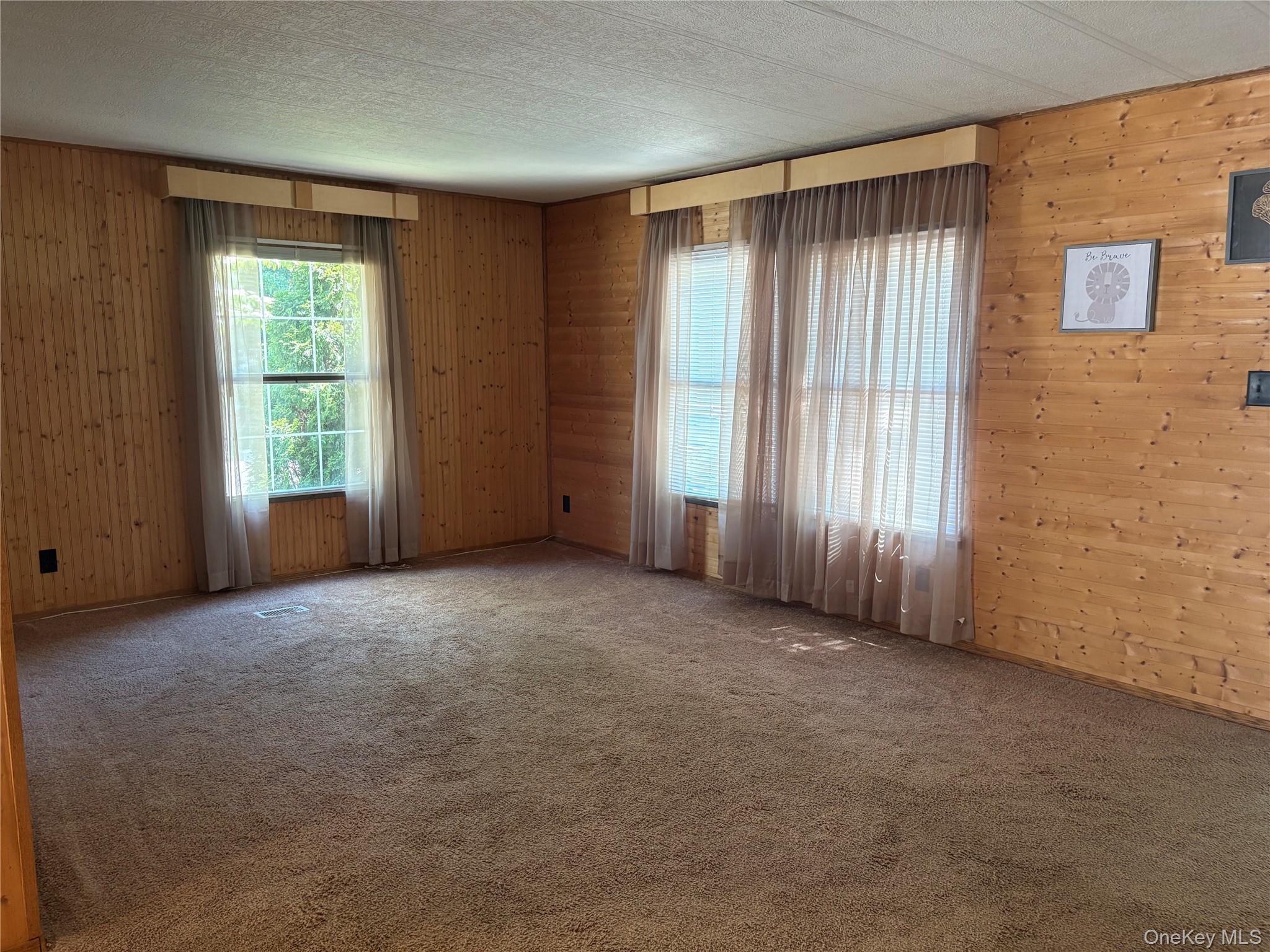Single Family Riverleigh Avenue  Suffolk County, NY 11901, MLS-1013718-5