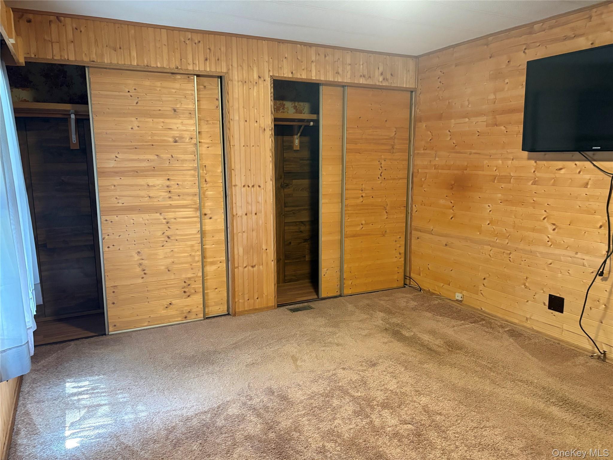 Single Family Riverleigh Avenue  Suffolk County, NY 11901, MLS-1013718-8
