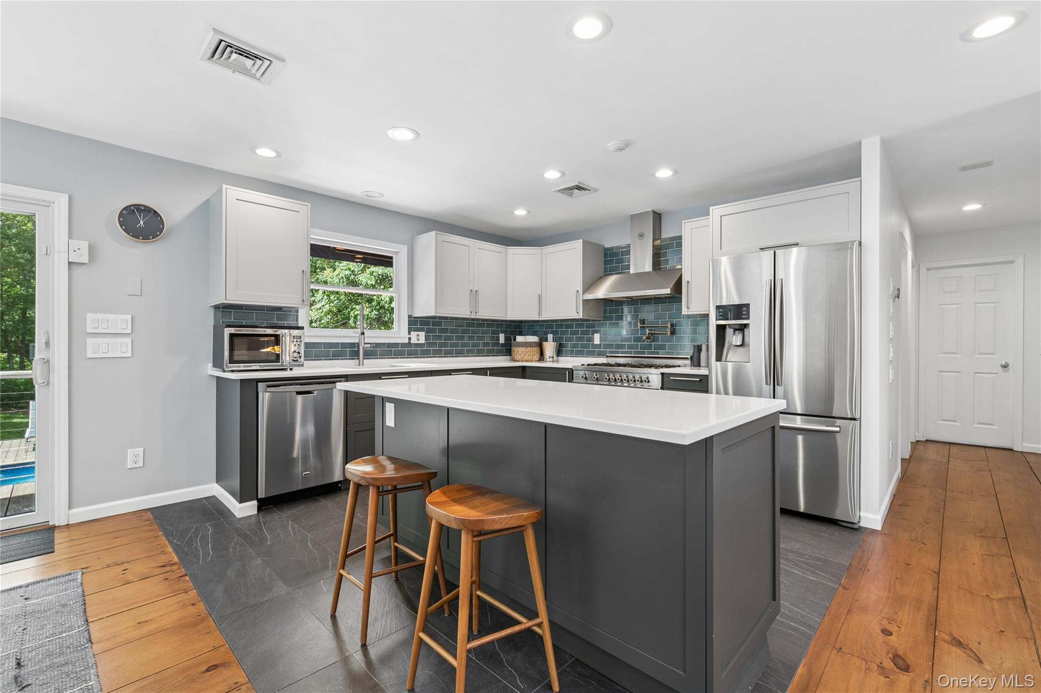 Single Family Squires Boulevard  Suffolk County, NY 11946, MLS-1013719-13