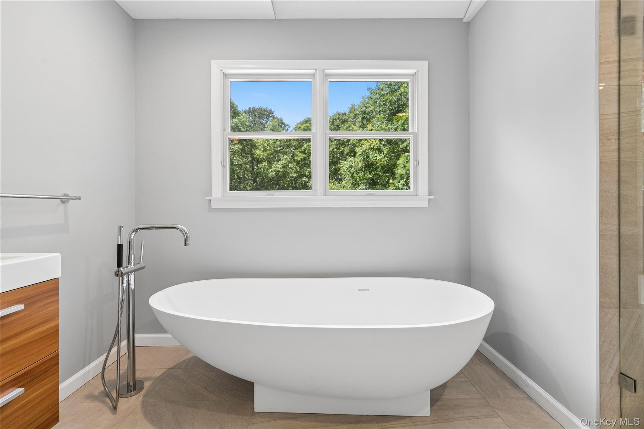 Single Family Squires Boulevard  Suffolk County, NY 11946, MLS-1013719-26