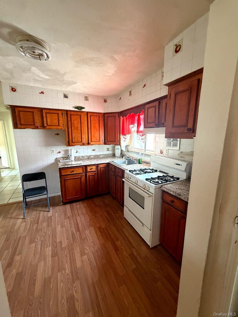 Single Family Oceancrest  Queens, NY 11691, MLS-1013746-6