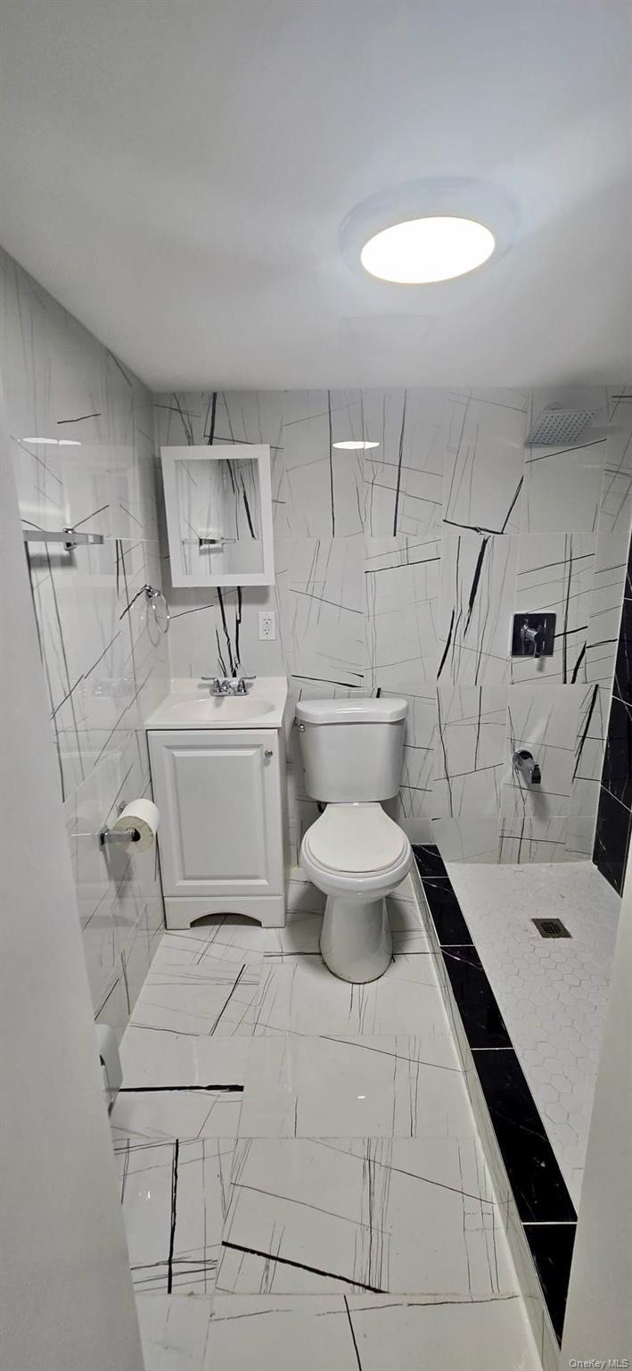 Single Family Bouck Bronx, NY 10469, MLS-1013758-11