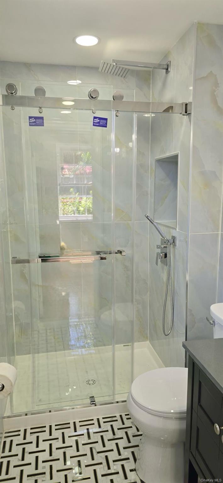 Single Family Bouck Bronx, NY 10469, MLS-1013758-12
